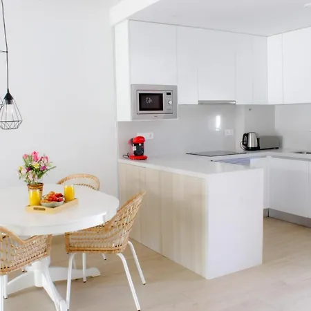 Laguna Resort: Beachfront With Rosa Lagoon Views Torrevieja