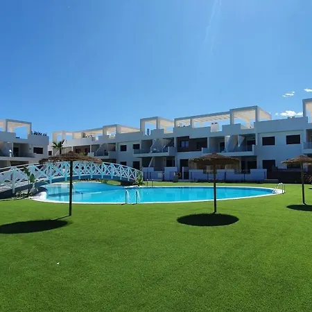 Laguna Resort: Beachfront With Rosa Lagoon Views * Torrevieja