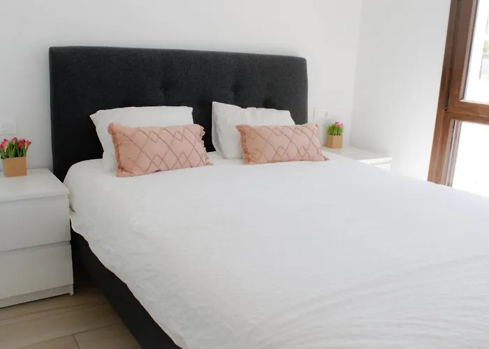 Laguna Resort: Beachfront With Rosa Lagoon Views Apartment